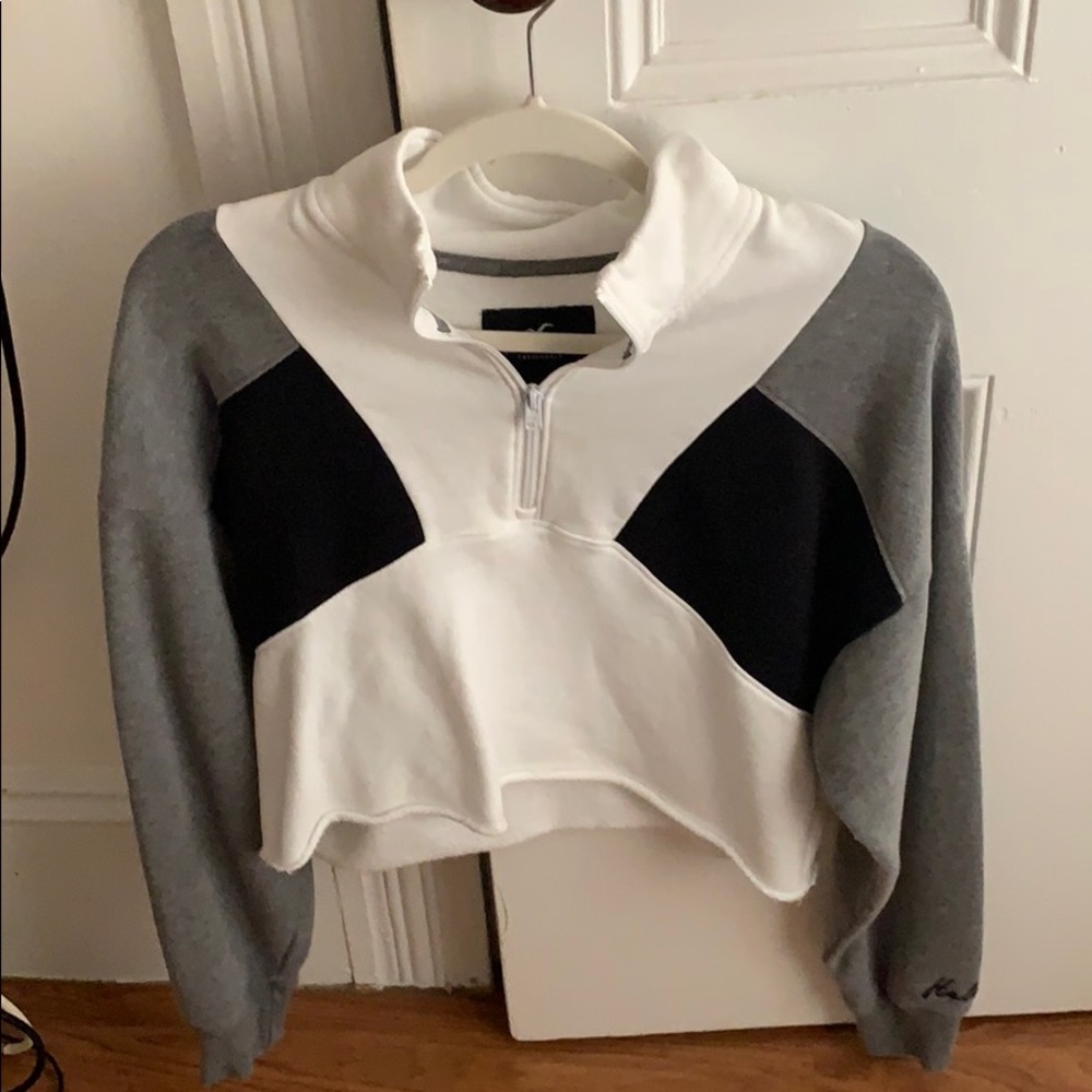 Hollister Cropped Sweatshirt